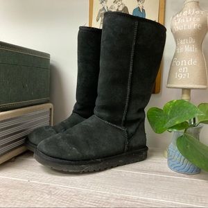 Black tall Ugg’s